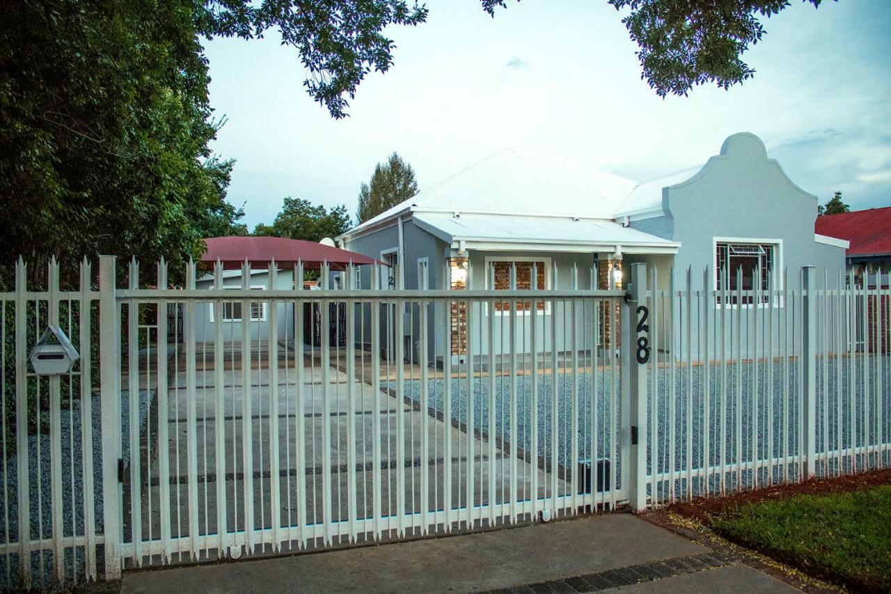A Touch Of Grace Hotel Potchefstroom Eksteriør billede